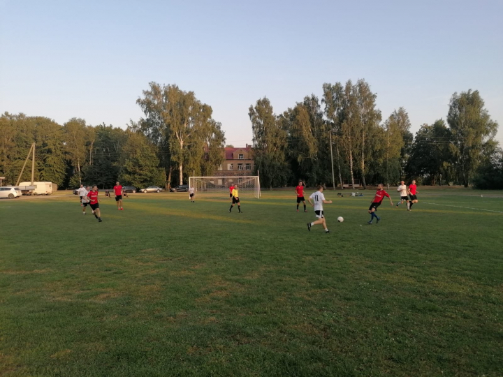 Aizvadīts izšķirošais posms Dienvidkurzemes čempionātā futbolā