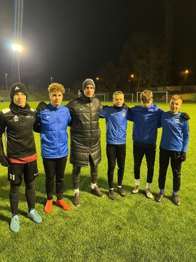 Mūsu sporta skolas U14 komandas futbolisti un treneris Artūrs Blumbergs aizvadīja treniņus ar Kurzemes reģionālās izlases futbolistiem, lai piedalītos turnīrā Kretingā (Lietuva).