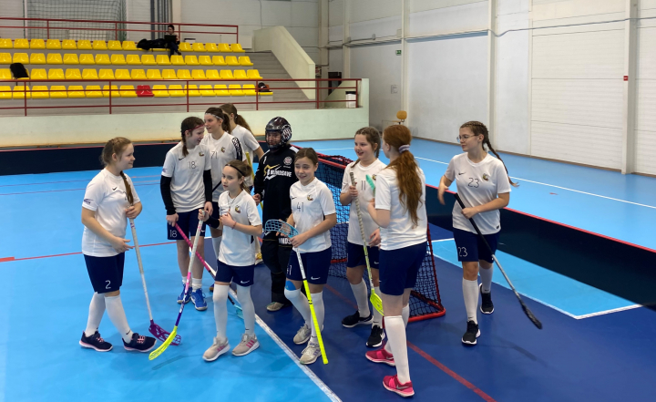 U12 florbola meitenes Latvijas Jaunatnes čempionātā florbolā izcīnīja 3 uzvaras un piedzīvoja vienu zaudējumu.