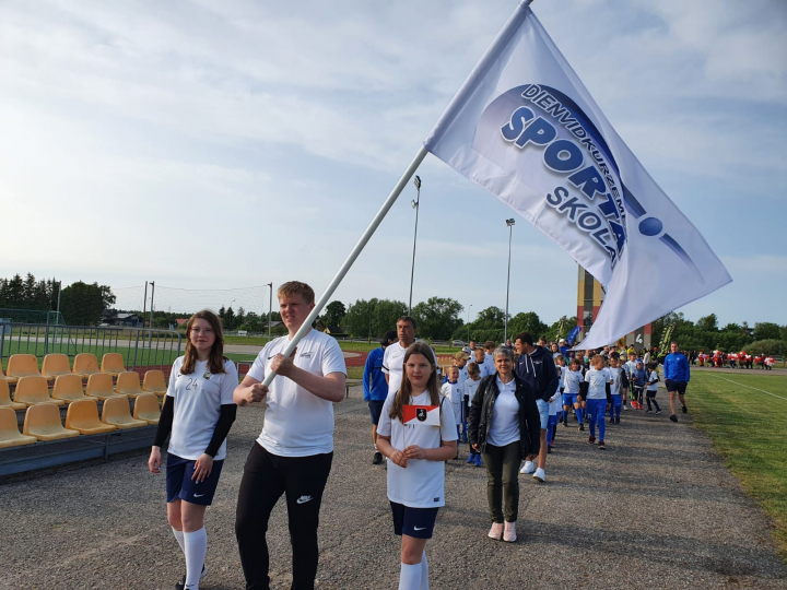 Grobiņas pilsētas svētku gājienā bijām arī mēs - Dienvidkurzemes Sporta skola