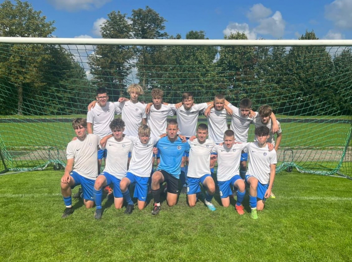 Dienvidkurzemes Sporta skolas U15 futbolisti uzvarēja Latvijas čempionāta U15 Meistarības B grupas 2. posma spēlē pret Saldus komandu.