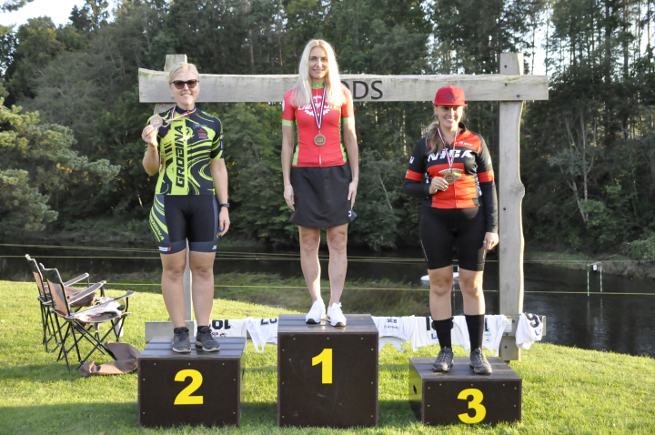 Apbalvoti labākie MTB velobraucēji