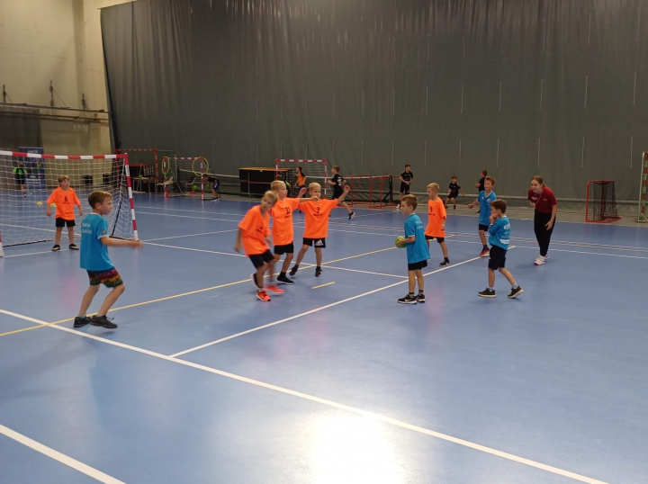 29.septembrī Eiropas sporta nedēļas ietvaros norisinājās #BEACTIVE mini handbola festivāls.