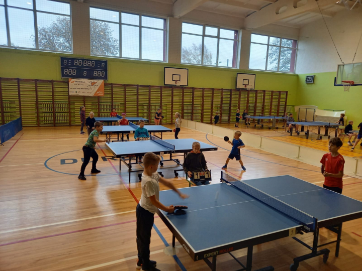 2.oktobrī Durbes pamatskolā notika Dienvidkurzemes Sporta skolas 