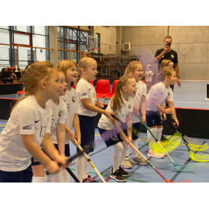 12.novembrī Talsos DKSS/Grobiņas SC MU-8 meiteņu komanda aizvadīja sabraukumu Latvijas jaunatnes čempionātā florbolā. 