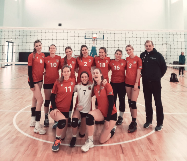 nedēļas nogalē (20. un 21. janvārī) divu dienu izbraukumā uz Umurgu (Limbažu nov.) devās mūsu U19 volejbola meitenes, kur tika aizvadītas 2 Latvijas Jaunatnes čempionāta spēles volejbolā