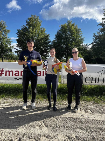 Pajūgu braucējas no FEI Youth Cup sacensībām Igaunijā atgriežas ar medaļām