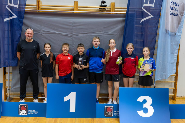 Galda tenisisti uzrāda teicamu sniegumu starptautiskajā turnīrā Riga City Council's Cup in Table Tennis 2025