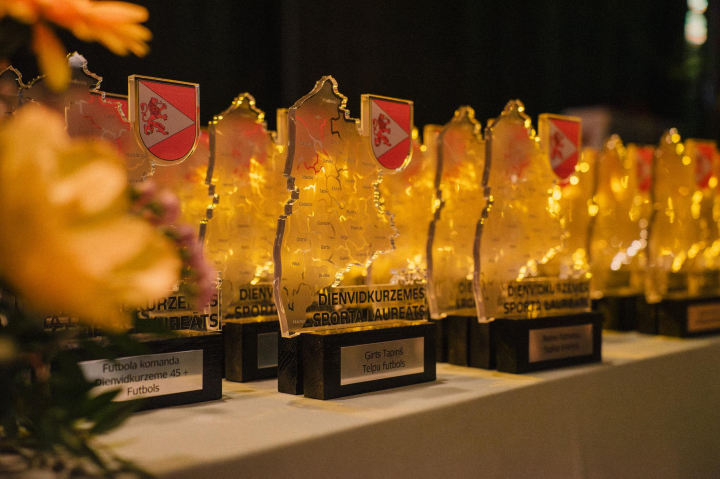 Pasniegtas laureātu balvas ceremonijā “DIENVIDKURZEMES NOVADA SPORTA LAUREĀTS 2025”.