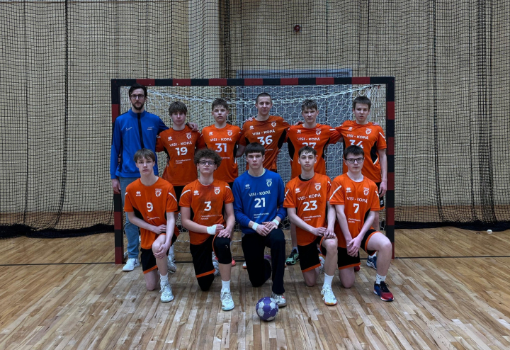 DKSS/Vaiņode handbola komanda turnīrā demonstrē cīņassparu un saliedētību