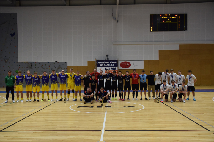 Nīcā norisinājās Dienvidkurzemes Kauss telpu futbolā.