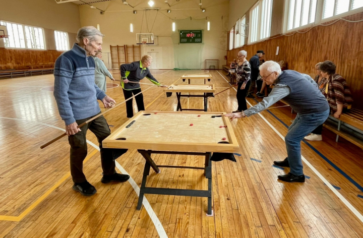 Senioru sporta diena Pāvilostā aicina kustēties un baudīt aktīvu dzīvesveidu