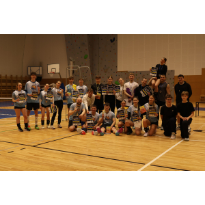 Ar jaudīgu kausa izcīņu Nīcas sporta hallē aizvadīts volejbola turnīrs “VOLEJBUMS 4. posms”