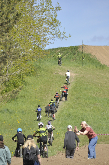 Aizputē aizvadīts Dienvidkurzemes novada MTB velokrosa čempionāta otrais posms