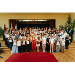 Dienvidkurzemes Sporta skolas absolventiem pasniegtas apliecības par profesionālās ievirzes izglītības apguvi