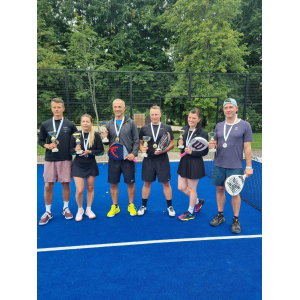 Pāvilostā noskaidroti Atklātā čempionāta tenisā un padel tenisā uzvarētāji