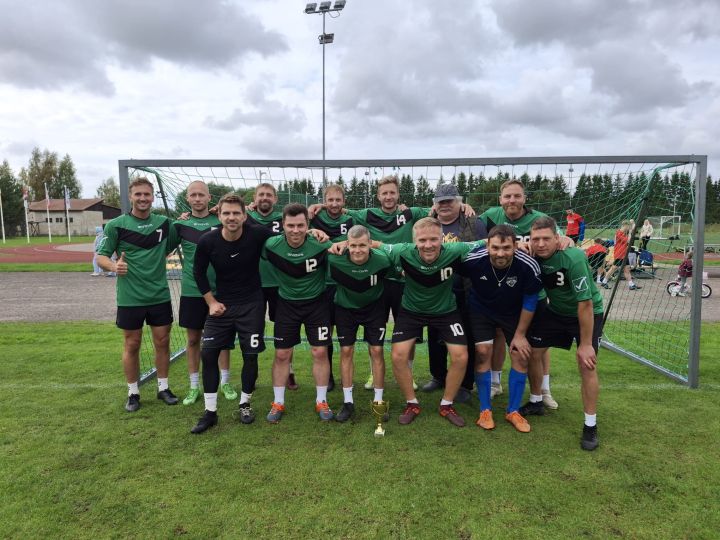 “Veterāni” uzvar Dienvidkurzemes novada minifutbola čempionāta posmā Grobiņā