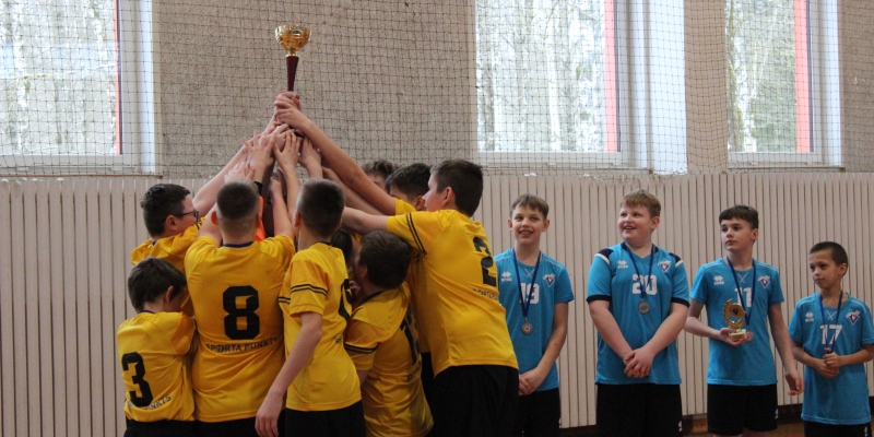 AIZVADĪTS TREŠAIS A. DESMITNIEKA PIEMIŅAS KAUSS HANDBOLĀ