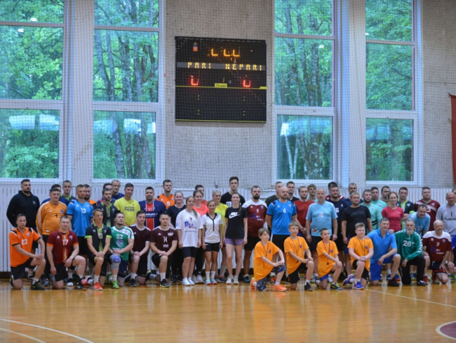 Handbola salidojums Vaiņodē - handbolam 50!