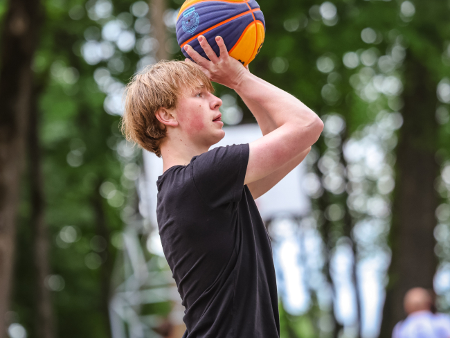 Vērgalē aizvadīts pirmais Dienvidkurzemes novada 3x3 basketbola turnīra posms