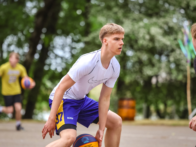 Vērgalē aizvadīts pirmais Dienvidkurzemes novada 3x3 basketbola turnīra posms