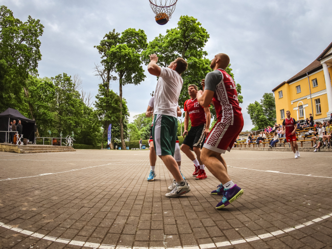 Vērgalē aizvadīts pirmais Dienvidkurzemes novada 3x3 basketbola turnīra posms