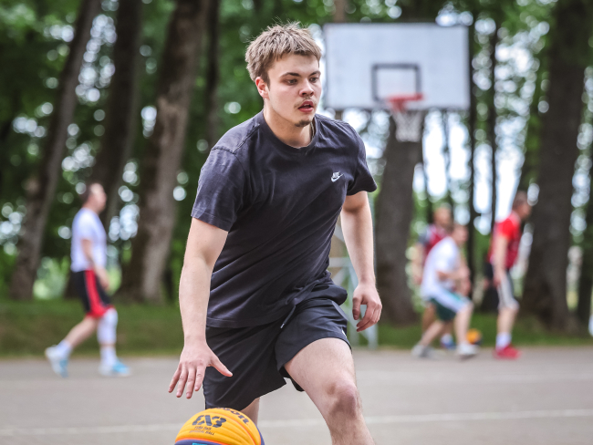 Vērgalē aizvadīts pirmais Dienvidkurzemes novada 3x3 basketbola turnīra posms