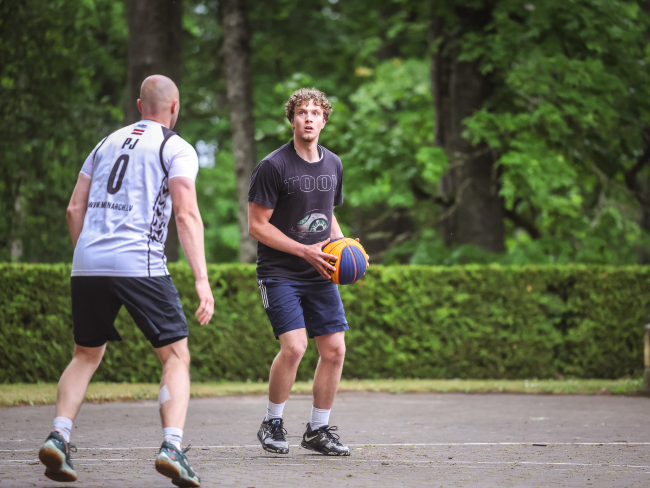 Vērgalē aizvadīts pirmais Dienvidkurzemes novada 3x3 basketbola turnīra posms