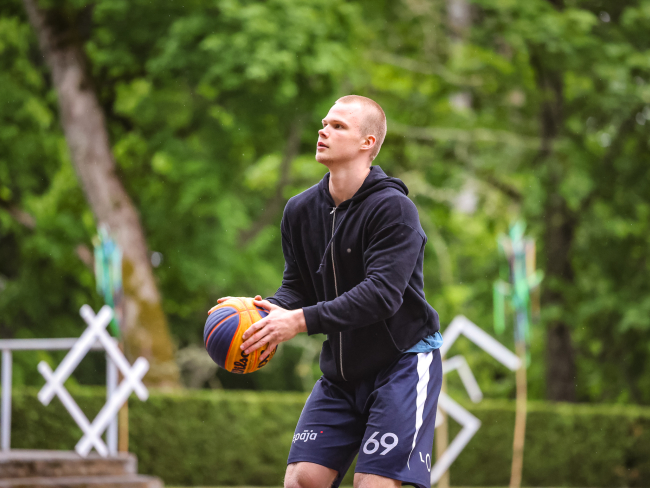 Vērgalē aizvadīts pirmais Dienvidkurzemes novada 3x3 basketbola turnīra posms