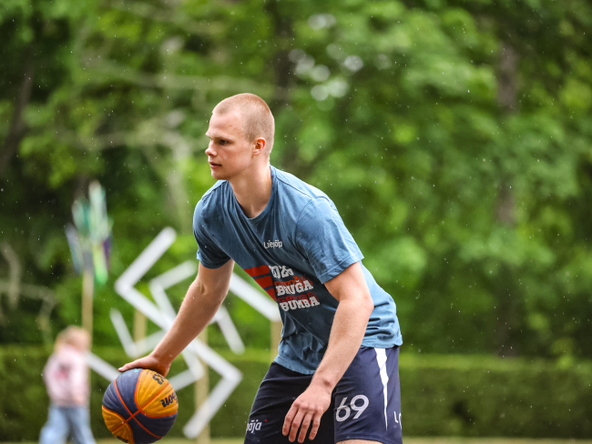 Vērgalē aizvadīts pirmais Dienvidkurzemes novada 3x3 basketbola turnīra posms