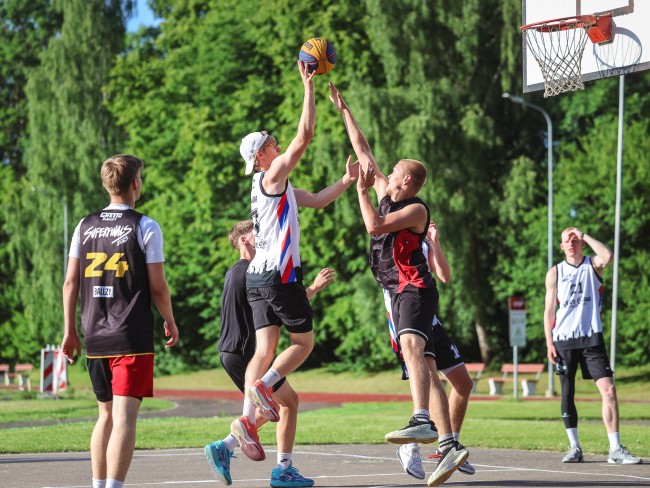 Durbē aizvadīts otrais Dienvidkurzemes novada 3x3 basketbola turnīra posms